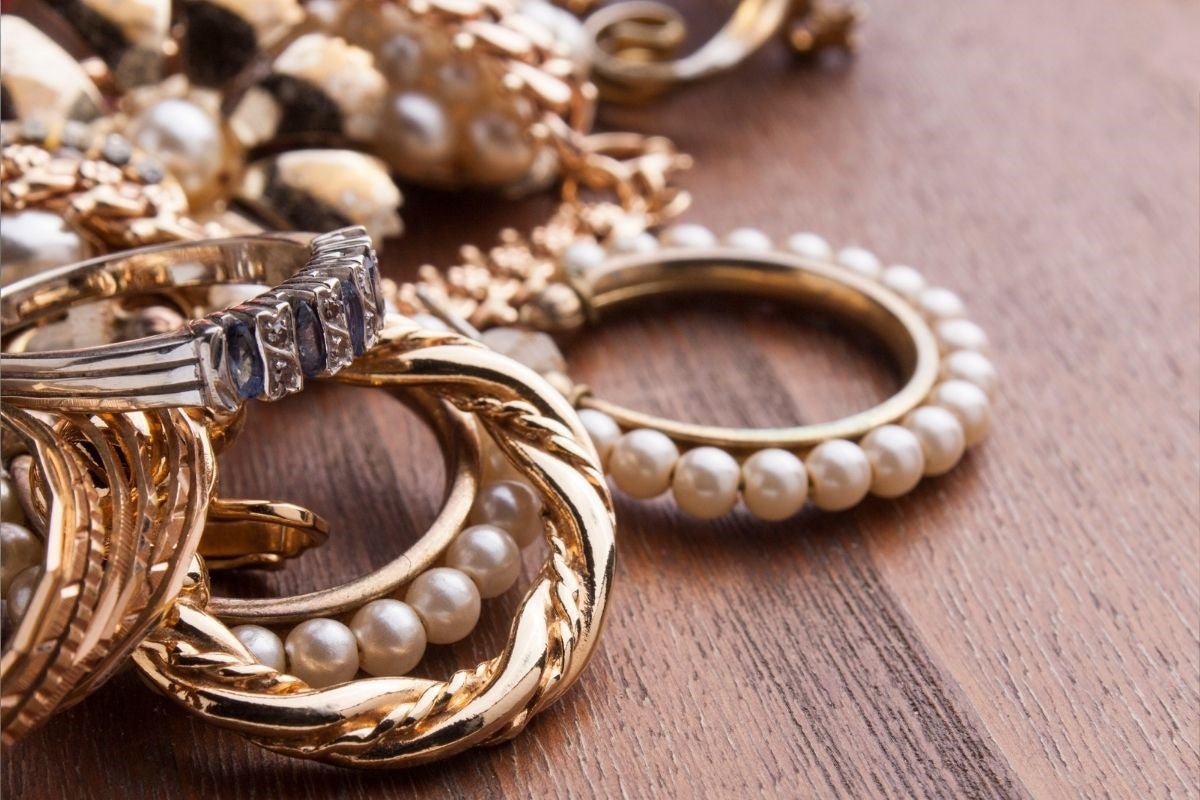 5 Mistakes You Should Avoid While Choosing Jewelry And Wallets - COLDFIRE